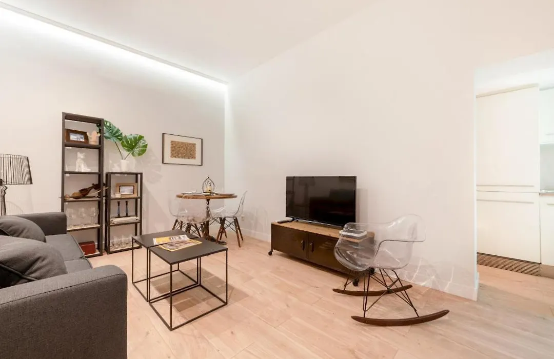 Cozy And Comfortable-1Bed 1Bath- City Center-1