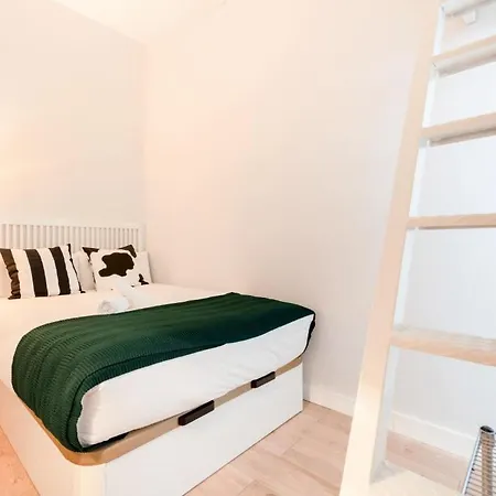 Cozy And Comfortable-1Bed 1Bath- City Center-2